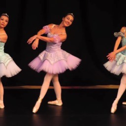 Chelsea Ballet dancers in Le Corsaire