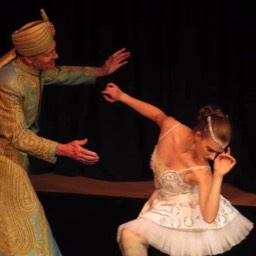 Chelsea Ballet dancers in Le Corsaire