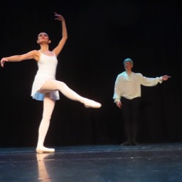 Chelsea Ballet dancers in Bach © St.John Burkett