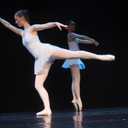 Chelsea Ballet dancers in Bach © St.John Burkett