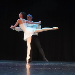 Chelsea Ballet dancers in Bach © St.John Burkett