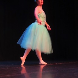 Chelsea Ballet dancers in Bach © St.John Burkett