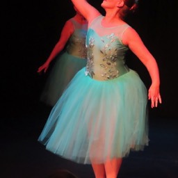Chelsea Ballet dancers in Bach © St.John Burkett