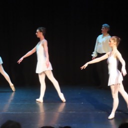 Chelsea Ballet dancers in Bach © St.John Burkett