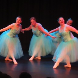 Chelsea Ballet dancers in Bach © St.John Burkett