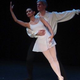 Chelsea Ballet dancers in Bach © St.John Burkett