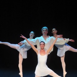 Chelsea Ballet dancers in Bach © St.John Burkett