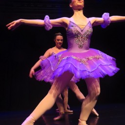 Chelsea Ballet dancers in Waltz Ballerinas © St.John Burkett
