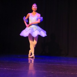 Chelsea Ballet dancers in Waltz Ballerinas © St.John Burkett