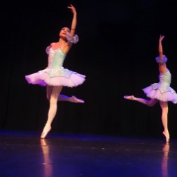 Chelsea Ballet dancers in Waltz Ballerinas © St.John Burkett