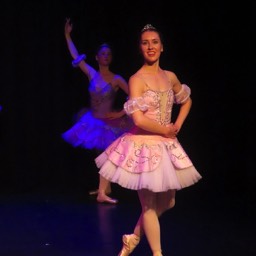Chelsea Ballet dancers in Waltz Ballerinas © St.John Burkett