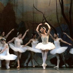 Chelsea Ballet Dancers in Swan Lake