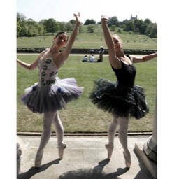 Chelsea Ballet dancers at Greenwich Park